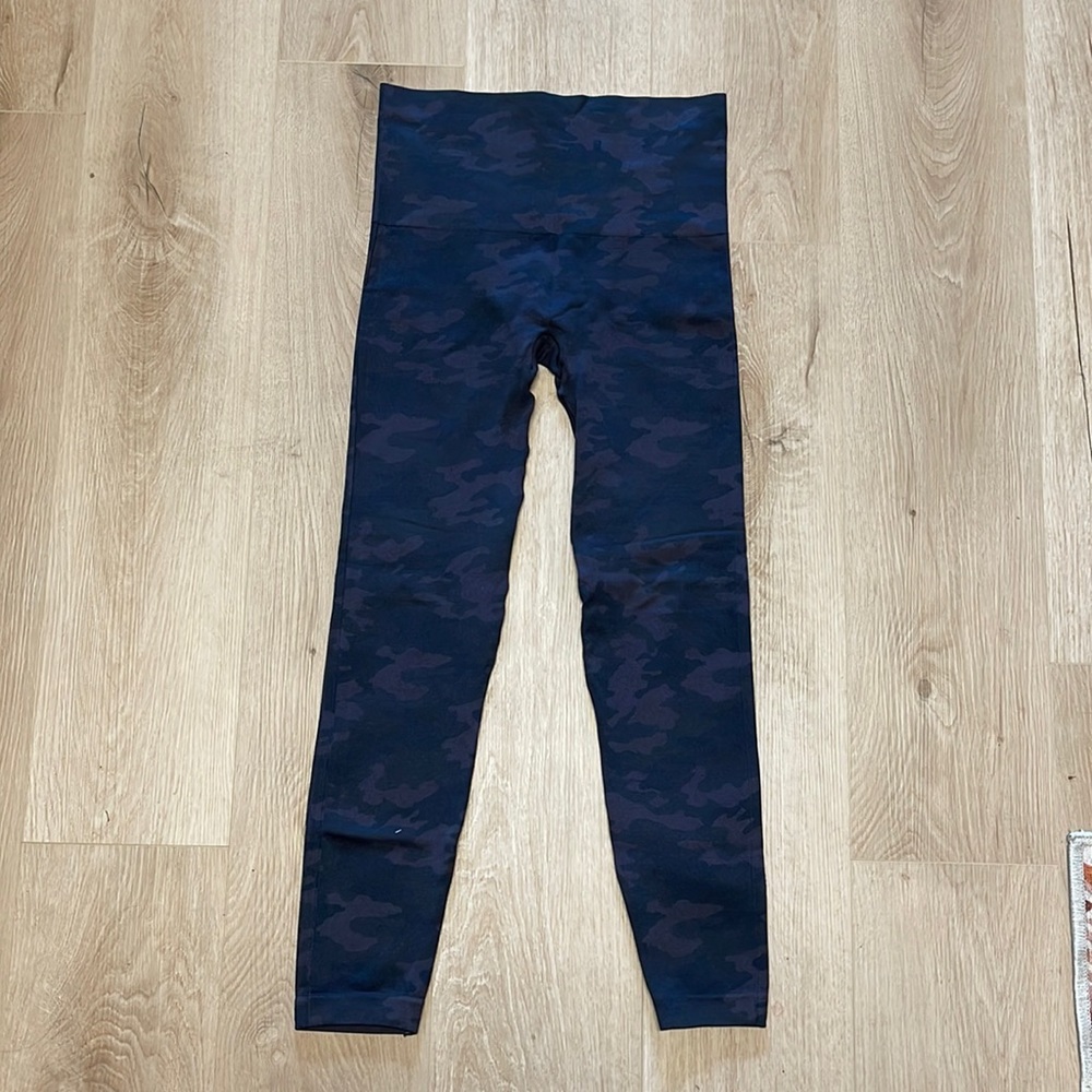 Spanks Camo Leggings LG